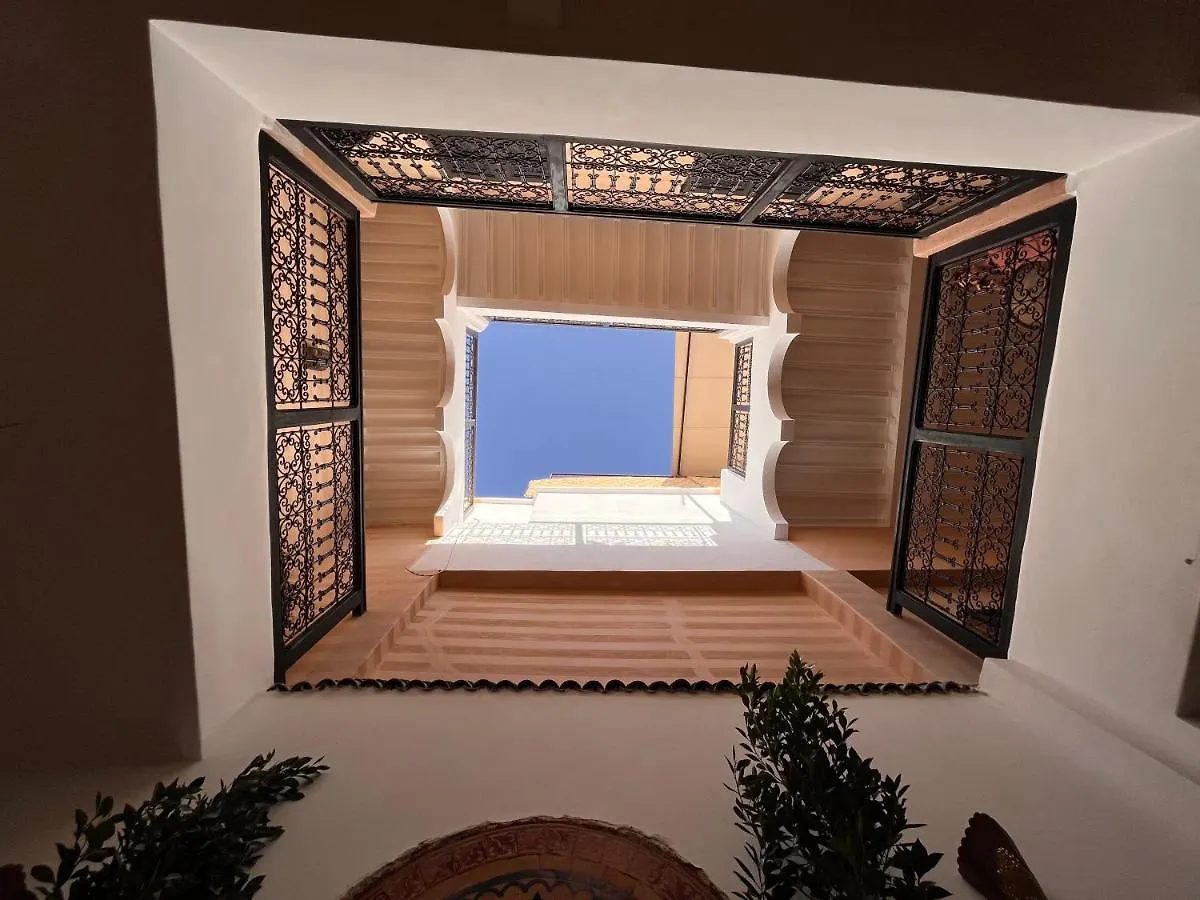 Riad Black Doors Marakeş