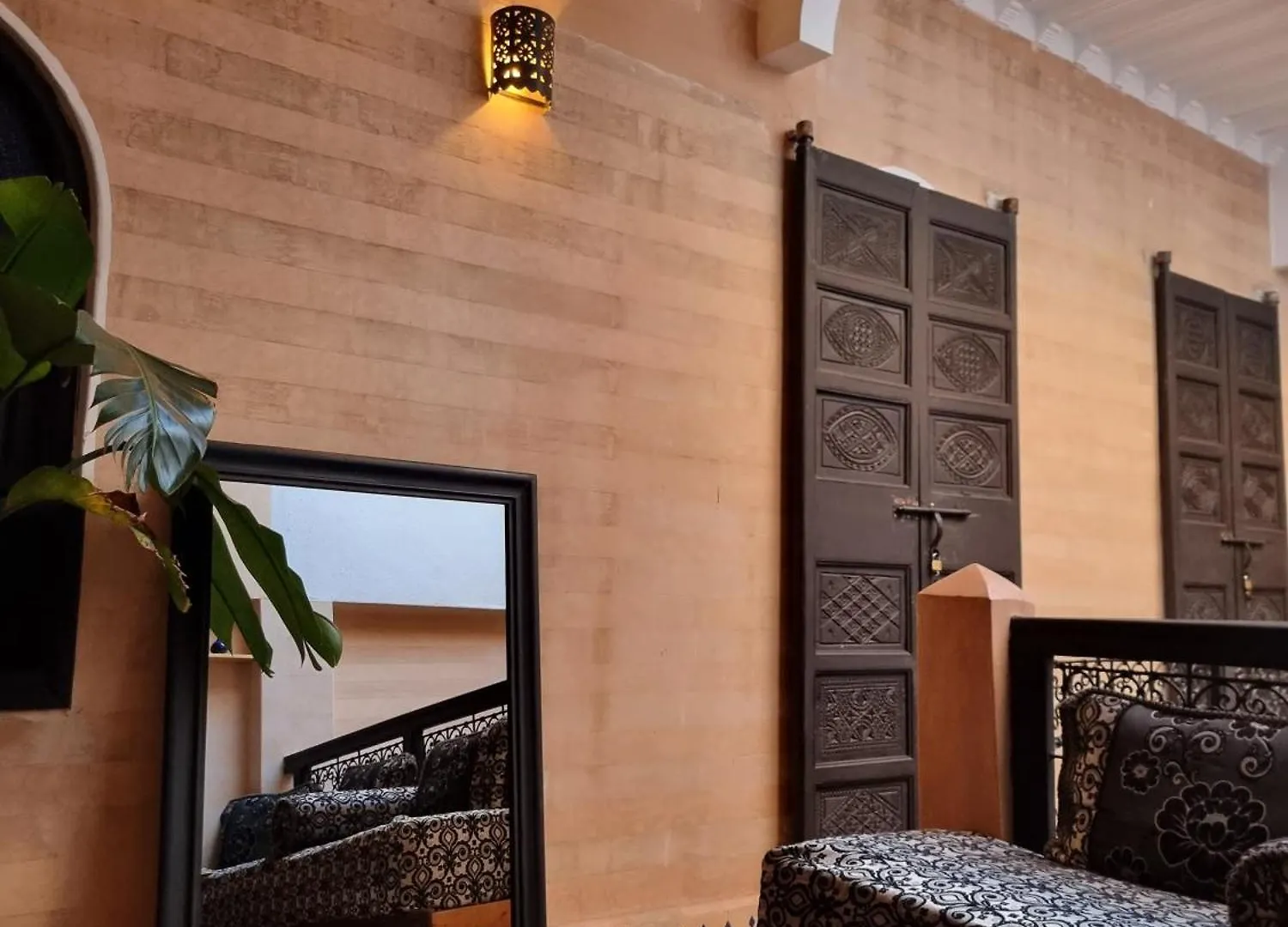 Riad Black Doors Marakeş