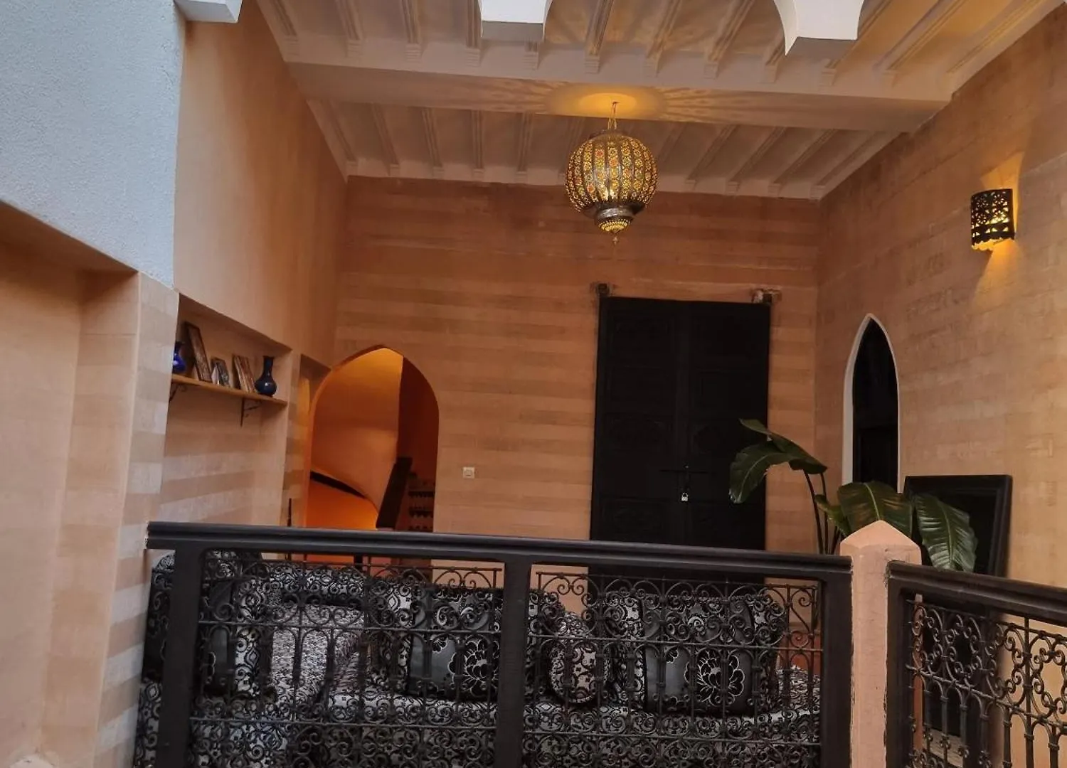 Riad Black Doors Marakeş