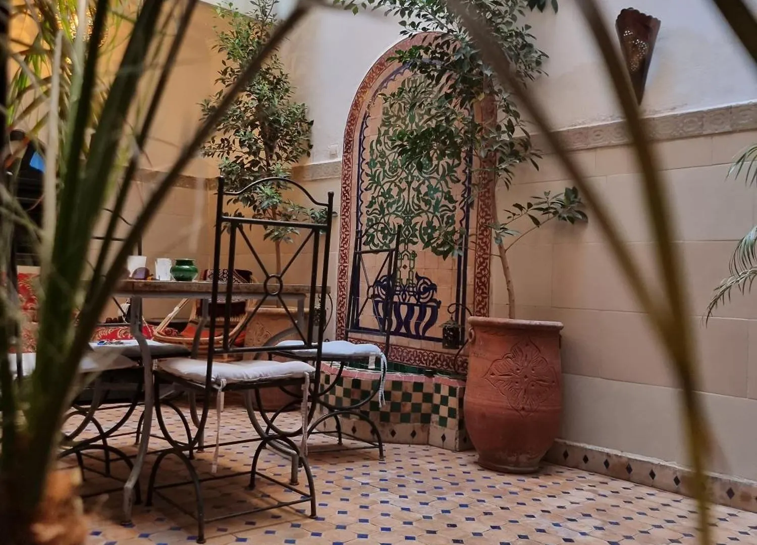 Riad Black Doors Marakeş