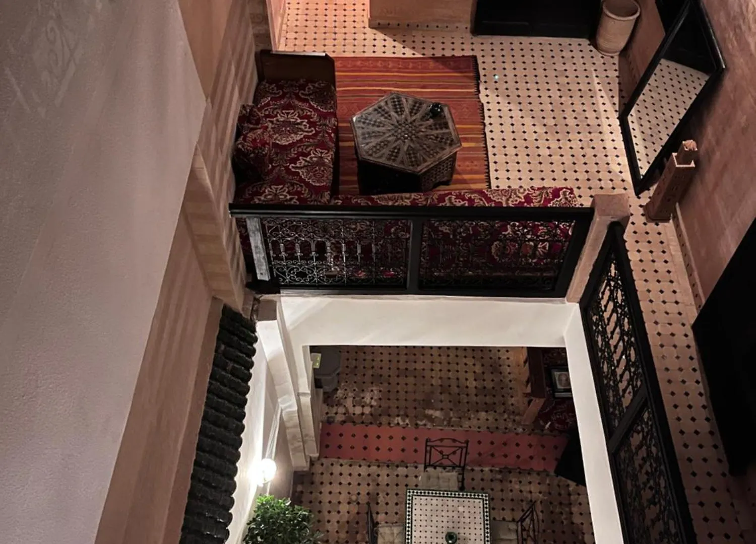 Riad Black Doors Marakeş
